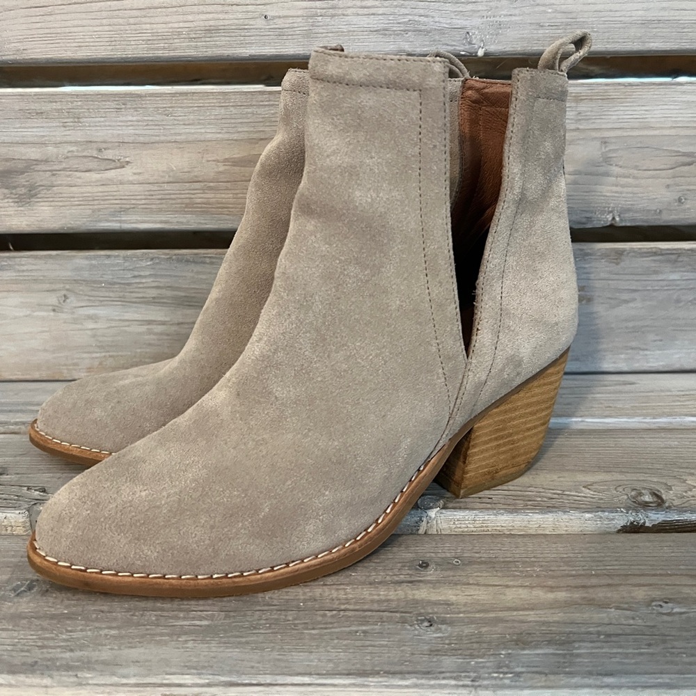 Jeffrey Campbell Beige Ankle Booties